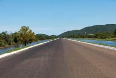 Mato Grosso avança na pavimentação de rodovias e conecta mais de 20 municípios