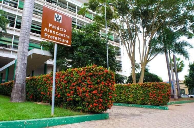 Prefeito de Cuiabá sanciona auxilio de R$ 1 mil para afetados em alagamentos