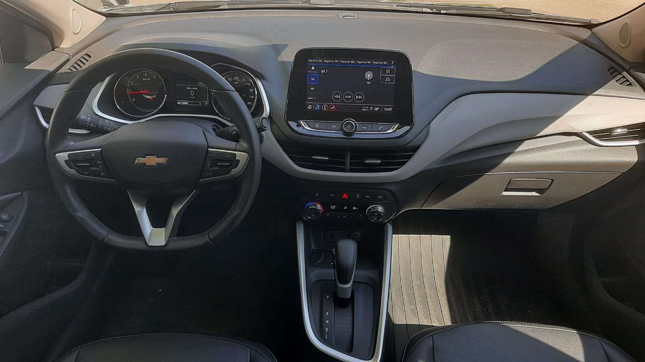 Quais foram os sedas compactos favoritos do Brasil em 2024 Chevrolet Onix Plus 6