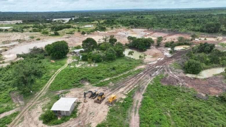 Sema desmantela garimpo ilegal em Peixoto de Azevedo e apreende máquinas