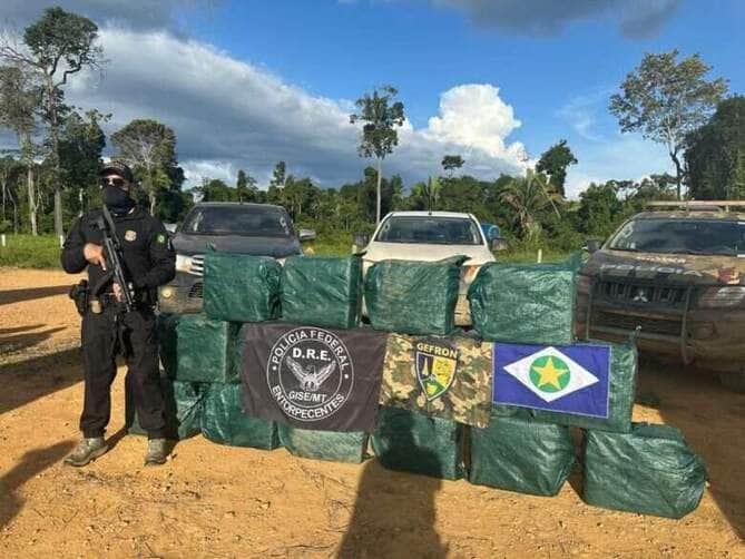 Operação conjunta entre PF, Gefron, PM e Ciopaer desarticula esquema de tráfico de drogas em área rural de Mato Grosso.