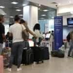 Movimento de passageiros no Aeroporto Santos Dumont no primeiro dia de greve dos aeronautas.