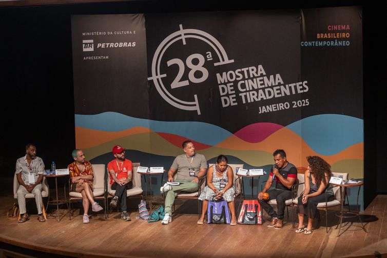 Rio de Janeiro (RJ) 28/01/2025 - Debate com diretores- Cinema deve olhar para violações a indígenas na ditadura. Foto: Leo Fontes/UNIVERSO PRODUÇÃO/ DIVULGAÇÃO