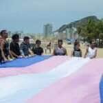 Rio de Janeiro - Manifesto realizado na praia de Copacabana lembra as vítimas da transfobia no Brasil.  (Tomaz Silva/Agência Brasil)