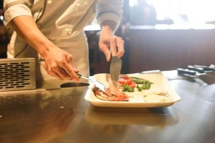 Mato-grossenses trocam a cozinha pelo restaurante