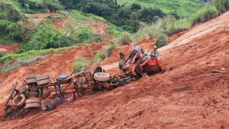 Bombeiros resgatam corpo de vítima de acidente na Serra de Deciolândia