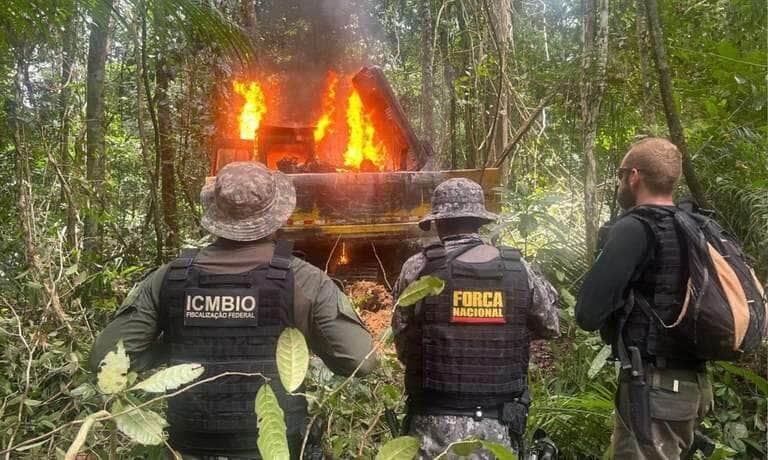 ANP apreendeu 100 mil litros de combustíveis do garimpo ilegal na Operação Munduruku - DivulgaçãoICMBio