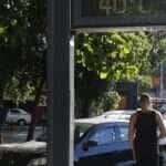 Termômetro de rua na Tijuca registra a onda de calor que atinge a cidade do Rio de Janeiro.