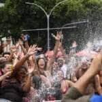 Rio de Janeiro (RJ), 01/02/2025 – O Bloco Carrossel de emoções abre os desfiles de carnaval dos megablocos no centro do Rio de Janeiro. Foto: Tomaz Silva/Agência Brasil