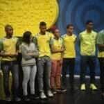 Rio de Janeiro - O diretor técnico da Associação Miratus de Badminton, Sebastião Dias de Oliveira, apresenta alunos do projeto que coordena, durante bate-papo sobre o programa Bolsa Atleta (Tomaz Silva/Agência Brasil)