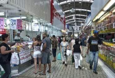 O Mercado Municipal Rinaldo Rivetti mais conhecido como Mercado da Lapa.