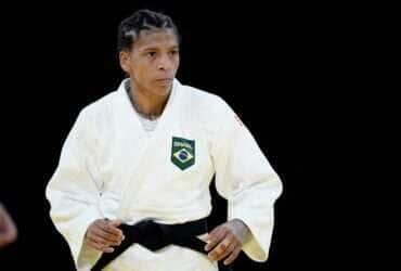 2024.07.29 - Jogos Olímpicos Paris 2024 -  Judô feminino - Rafaela Silva (kimono branco) enfrenta Maysa Pardayeva, atleta de Turcomenistão. - Foto: Alexandre Loureiro/COB