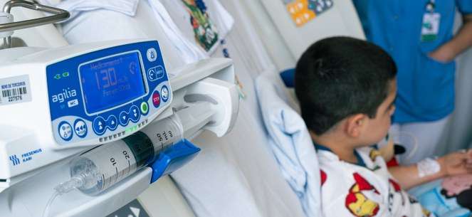 Terapia inovadora contra distrofia muscular de Duchenne é aplicada pela primeira vez no SUS 4 personagem pais crianças duchenne thumb.jpg