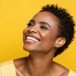 um-dia-promissor--mulher-feliz-