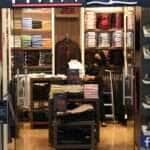 Lojas reabertas no Shopping Light após início da fase de transição do Plano São Paulo para combate à covid-19, que permite o funcionamento das lojas de shopping centers das 11h às 19h.