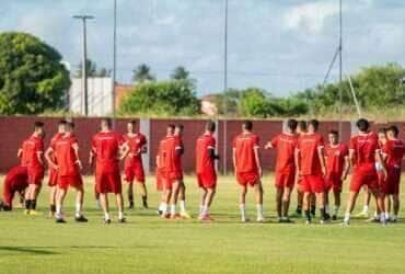 CRB x Ferroviário ao vivo; onde assistir nesta sexta (21) pela Copa do Nordeste. Imagem: Divulgação CRB