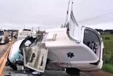 Cinco pessoas ficam feridas em acidente entre ambulância e caminhão de lixo na MT-208, em Alta Floresta