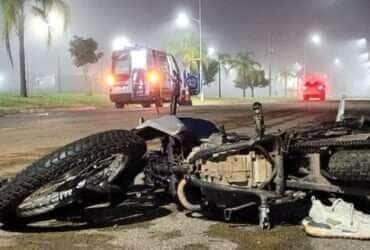 Acidente fatal em Sorriso: Jovem morre após colisão de moto em poste