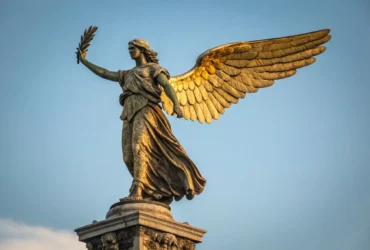 Anjo da Guarda de Ouro