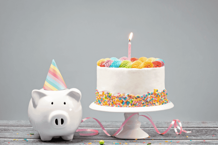 Numerologia: seu aniversário revela se você nasceu com sorte 84 Bolo de aniversário, cofrinho porco