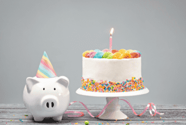 Bolo de aniversário, cofrinho porco