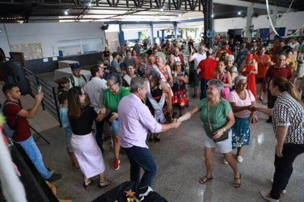 Centro de Convivência da Pessoa Idosa de Sorriso promove baile de Carnaval