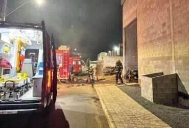 Corpo de Bombeiros combate incendio em industria de moveis em Sorriso 1