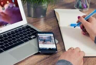 Foto de celular, busca por emprego, imagem de computador