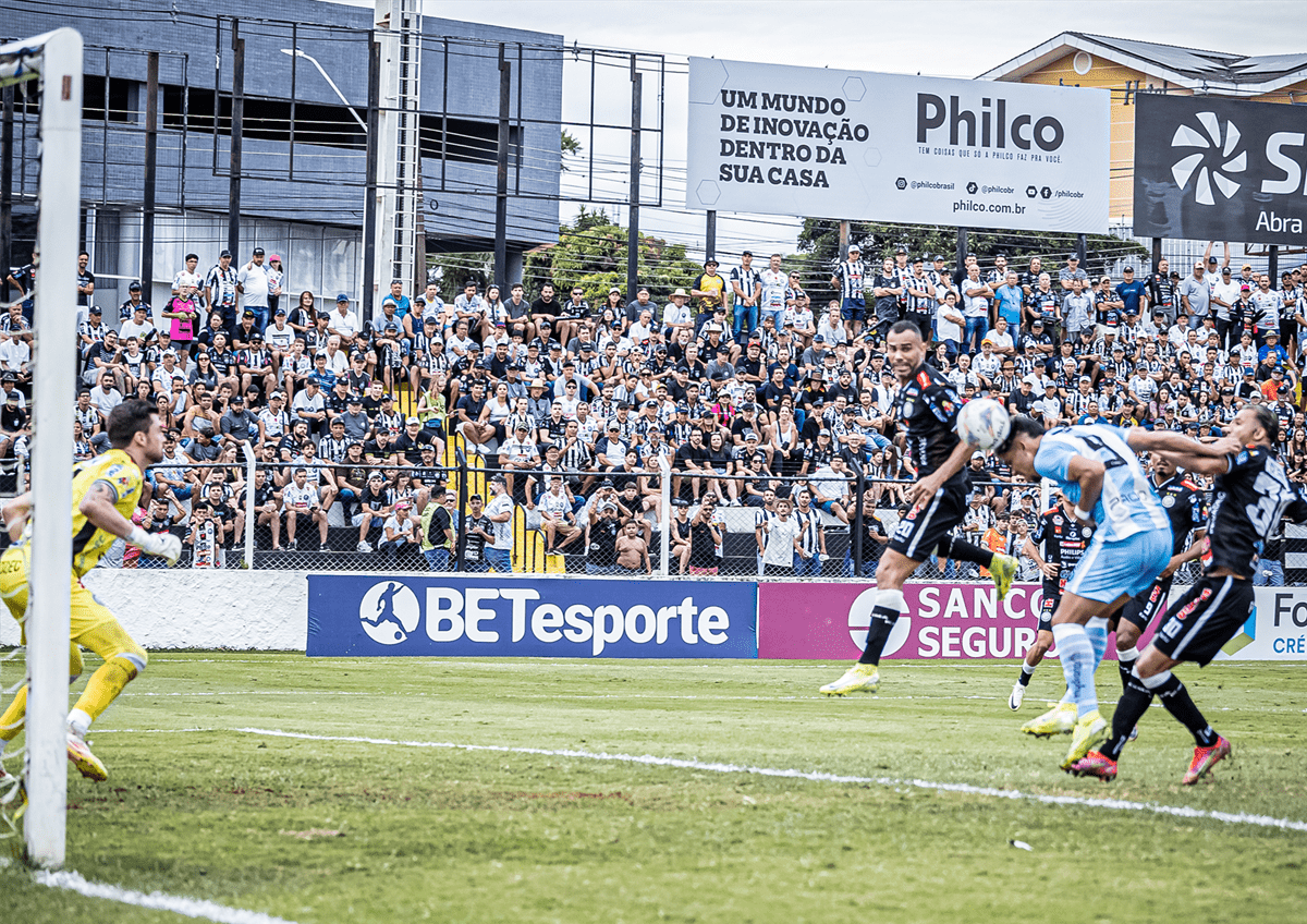 Londrina x Operário ao vivo; onde assistir nesta terça-feira (18) pela semifinal do Paranaense 2025. Imagem: Rafael Martins/EC Londrina