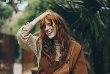 Mulher feliz com sorte