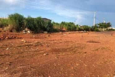Prefeitura de Várzea Grande retira 150 toneladas em dois dias de limpeza no Residencial Jacarandá