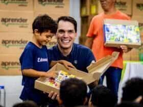 Rondonópolis começa entrega oficial do material didático estruturado para alunos da rede