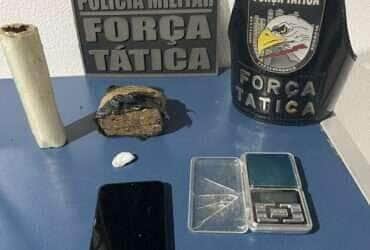 Homem foi abordado pela Força Tática após trafegar em alta velocidade e com veículo em mau estado de conservação
