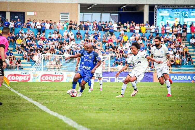 Taubaté x São José: onde assistir, escalações e tudo sobre o Clássico do Vale na Série A2 do Paulistão. Imagem: Rodrigo Lopes/São José EC