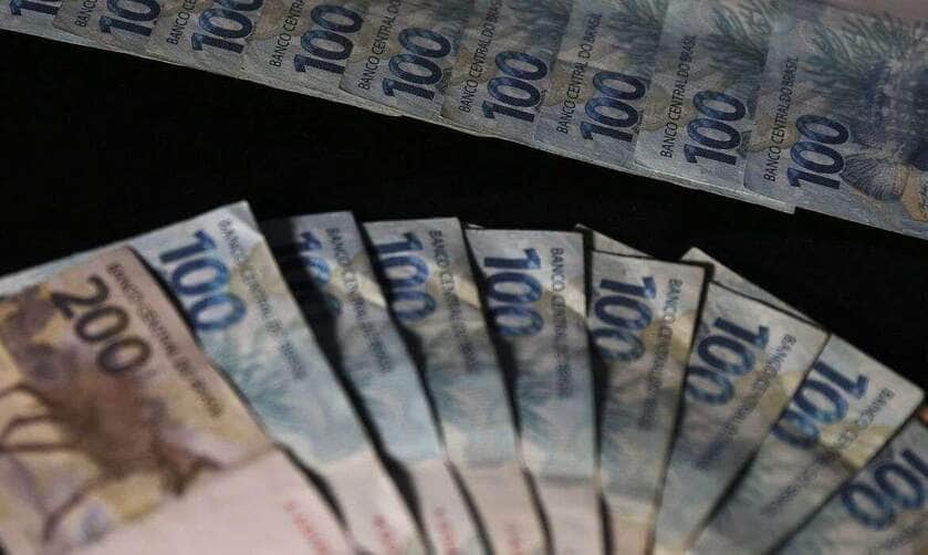 Trabalhador com carteira assinada pode ter direito a mais de R$ 600 por mês de adicional de insalubridade 87 Dinheiro, Real Moeda brasileira