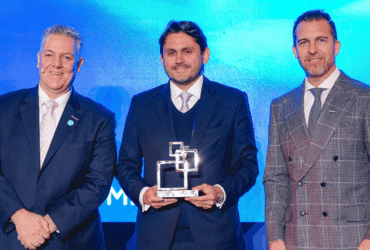 Brasil recebe Prêmio de Liderança Governamental no Congresso Mundial de Telefonia Móvel - Kayo Sousa