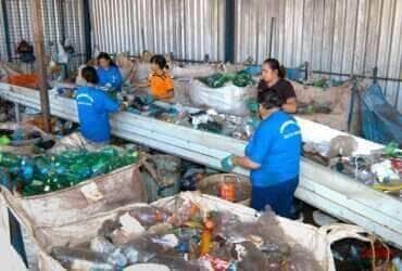 Brasília (DF), 24/03/2025 - Centro de reciclagem de garrafa pet. Foto: Edmar Chaperman/Funasa