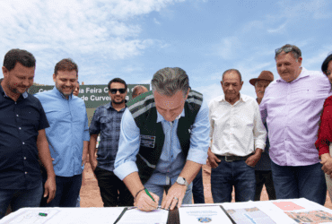 Fávaro assina ordem de serviço para construção da Feira Coberta em Curvelândia