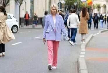 mulher andando- população
