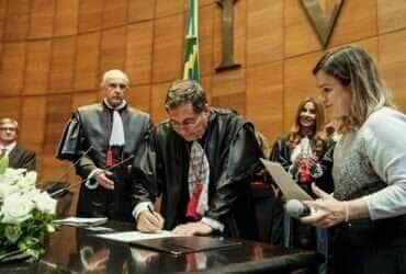 Rio de Janeiro (RJ) 27/03/2025 - O desembargador Peterson Barroso Simão tomou posse, nesta quarta-feira (26), como presidente do Tribunal Regional Eleitoral do Rio de Janeiro (TRE-RJ). Foto: TRE-RJ/Divulgação
