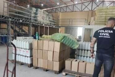Terceira fase da operação identificou comércio irregular de produtos de limpeza; empresário responderá por crimes ambientais. 