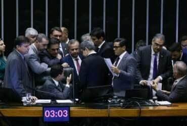Brasília (DF) 18/12/2024  O Congresso Nacional realiza sessão semipresencial para votar o projeto da Lei de Diretrizes Orçamentárias (LDO) de 2025. (Senadores e Deputados da oposição e do governo negociam antes da votação da LDO). Foto Lula Marques/ Agência Brasil