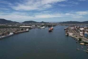 Portos brasileiros movimentam 95% das importações e exportações de produtos -