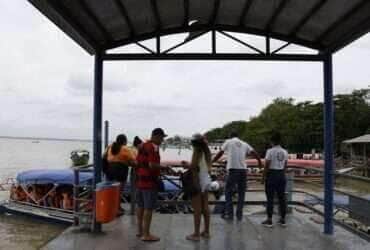 Belém (PA) 15/12/2024 – A Ilha do Combú, banhada pelo Rio Guamá, é uma Área de Proteção Ambiental (APA) e destino turístico amazônico na região insular de Belém, habitada por comunidades tradicionais que vivem de pesca, artesanato, turismo e produção de açaí. É acessada através de barcos que partem com passageiros do Terminal Hidroviário Ruy Barata. Foto: Fernando Frazão/Agência Brasil