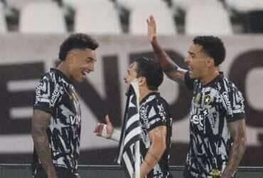 Botafogo x Carabobo: onde assistir ao vivo, escalações e tudo sobre o duelo da Libertadores no Nilton Santos. Imagem: Vitor Silva/BFR