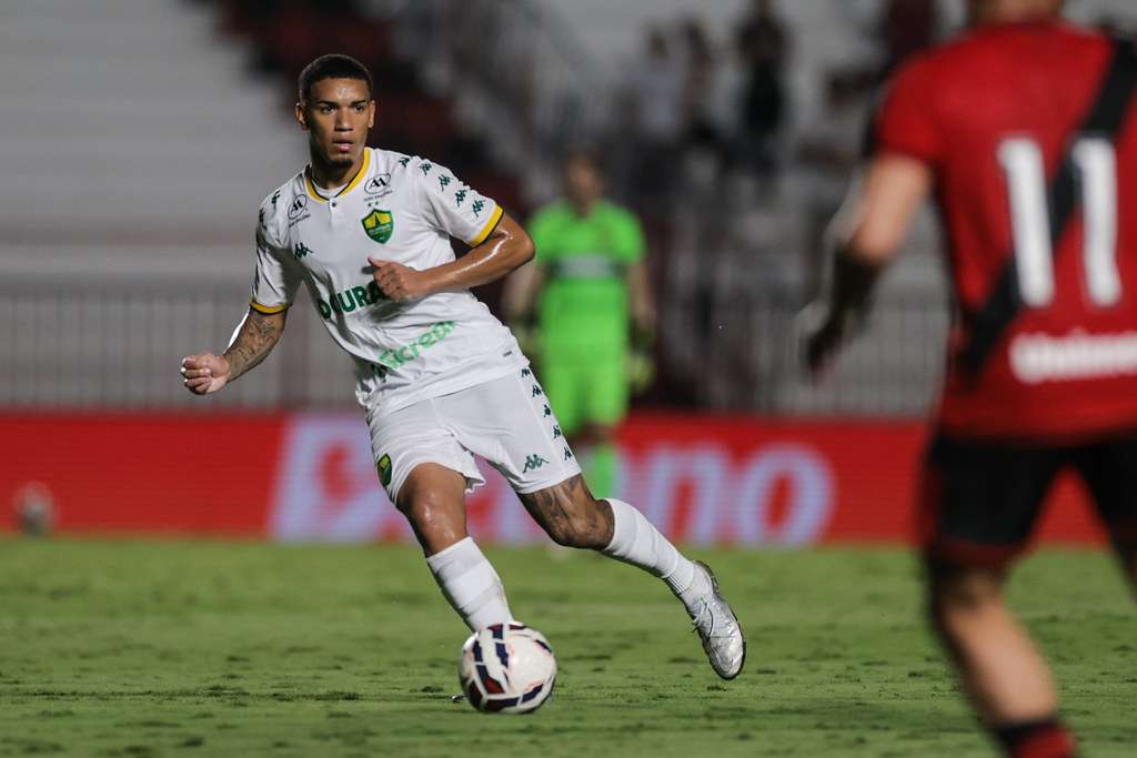 Lance de Atlético-GO x Cuiabá. Imagem: AssCom/Dourado Lance de Atlético-GO x Cuiabá. Imagem: AssCom/Dourado