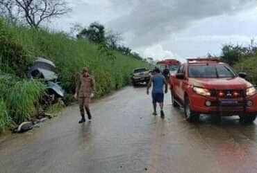 Bombeiros resgatam vitima presa em ferragens e constatam obitos em acidente em rodovia de Mato Grosso