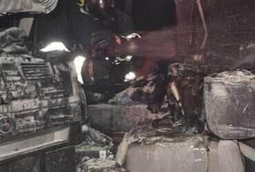 Caminhão pega fogo e mobiliza Corpo de Bombeiros em Lucas do Rio Verde