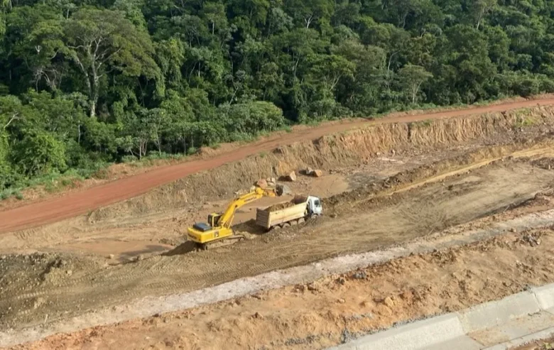 Obra em rodovia de Mato Grosso