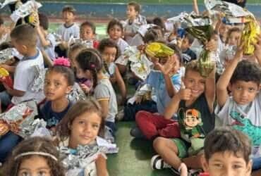 Prefeitura entrega 9 mil ovos de Pascoa a criancas de Barra do Garcas
